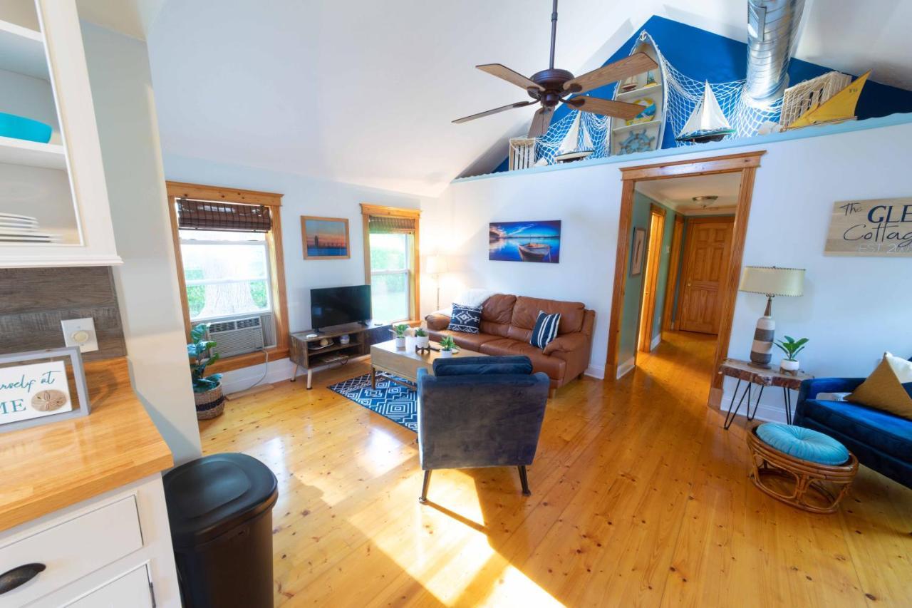The Charming Glenn Cottage! Walk To Lake Michigan! Fennville Eksteriør billede